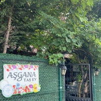 รูปภาพถ่ายที่ Aşgana Taş Ev โดย LoLa เมื่อ 9/28/2023