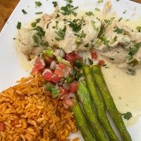 4/15/2022 tarihinde Estella C.ziyaretçi tarafından Iron Cactus Mexican Restaurant, Grill and Margarita Bar'de çekilen fotoğraf