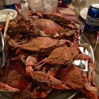 Das Foto wurde bei Jeff&amp;#39;s Got Crabs &amp;amp; Seafood von Karl am 10/2/2016 aufgenommen