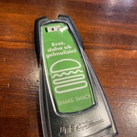Photo taken at Shake Shack by Chanel N. on 10/26/2022