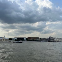 Photo taken at Wat Kanlayanamit Cross River Pier by สาว ช. on 6/11/2022