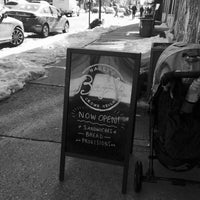 2/11/2015 tarihinde Jill F.ziyaretçi tarafından Wedge Cheesemongers'de çekilen fotoğraf