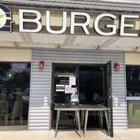 Foto diambil di BurgerFi oleh Arkadiy V. pada 4/7/2020