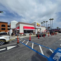 Photo taken at In-N-Out Burger by Terence F. on 4/19/2024