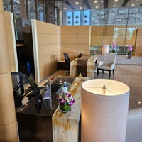 Photo taken at Singapore Airlines First Class Check-In Reception by Terence F. on 1/13/2024
