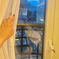 Photo taken at Hilton Vienna Plaza by 80’S 🕊️ on 6/26/2023