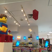 Photo taken at LEGO clickbrick by Eric S. on 9/10/2016