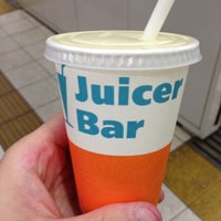 Photo taken at Juicer Bar 武蔵小山店 by kapi 8. on 10/21/2012