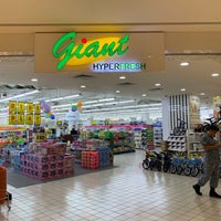 Photo taken at Giant Hypermarket by sangsoo k. on 9/11/2019