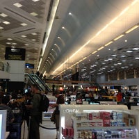Photo taken at Doha International Airport (DOH) مطار الدوحة الدولي by Thomas T. on 4/22/2013