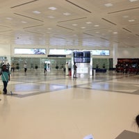 Photo taken at Doha International Airport (DOH) مطار الدوحة الدولي by Thomas T. on 4/21/2013