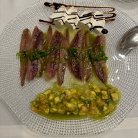 Foto diambil di Restaurante José María oleh Jorge P. pada 12/23/2023