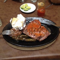 Foto diambil di Mi Tierra Restaurante oleh Wolf C. pada 10/3/2014
