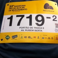 Photo taken at 22ª Maratona de Revezamento Pão de Açúcar by Dan on 9/21/2014