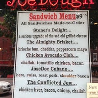 รูปภาพถ่ายที่ JoeDough Sandwich Shop โดย Drew Y. เมื่อ 6/27/2013