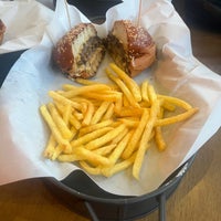1/27/2023にKemal K. 🤗🙃😊がSeventeen Steak Burgerで撮った写真