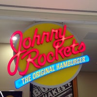 Photo taken at Johnny Rockets by Luciana T. on 6/6/2015