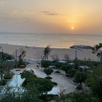 รูปภาพถ่ายที่ Hilton Salwa Beach Resort &amp;amp; Villas โดย Abdulmalik เมื่อ 5/3/2024