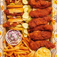 Photo taken at Dave’s Hot Chicken by ᴿᴹ_ᴴᴴᴴ on 1/23/2022