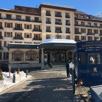 12/3/2019 tarihinde Sam P.ziyaretçi tarafından Grand Hotel Zermatterhof'de çekilen fotoğraf