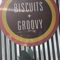 รูปภาพถ่ายที่ Biscuits + Groovy โดย Solo เมื่อ 8/8/2019