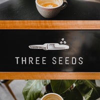 Foto scattata a Three Seeds Coffee da Sarah il 6/15/2021