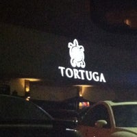 รูปภาพถ่ายที่ Tortuga Sports Lounge โดย Crystal F. เมื่อ 6/16/2013