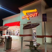 Photo taken at In-N-Out Burger by Rakan on 8/17/2022