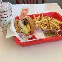 Photo taken at In-N-Out Burger by Rakan on 7/16/2022