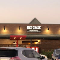 Foto tirada no(a) Hat Creek Burger Co. por Rudy R. em 10/9/2019
