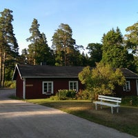 Photo taken at Kartanokylpylä Kaisankoti by Valery I. on 7/13/2013