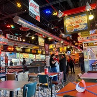 Photo taken at Portillo’s Hot Dogs by Maria O. on 2/28/2021