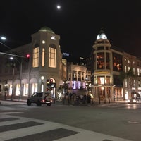 รูปภาพถ่ายที่ Beverly Hills Drink Company โดย Louie F. เมื่อ 2/21/2016