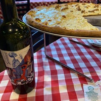 Photo taken at Grimaldi&amp;#39;s Pizzeria by Shauna W. on 5/20/2020