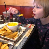 Photo taken at Red Robin Gourmet Burgers and Brews by Sherry on 11/7/2019