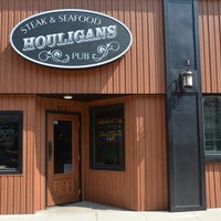 Photo taken at Houligans Steak &amp;amp; Seafood Pub by Houligans Steak &amp;amp; Seafood Pub on 4/4/2022