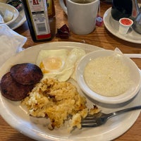 Photo taken at Cracker Barrel Old Country Store by Mike A. on 7/2/2020