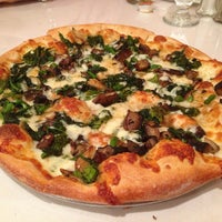 5/31/2013にSNAPPETIZERSがRomeo&amp;#39;s Pizzaで撮った写真