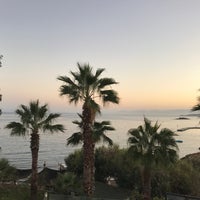 Foto diambil di La Brezza Hotel &amp;amp; Beach / Yalıkavak oleh Haluk pada 9/14/2017