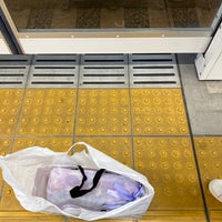 Photo taken at JR Suidōbashi Station by ちゃ on 12/8/2022