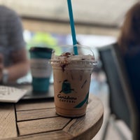 Photo taken at Caribou Coffee by 𝐒𝐌 on 7/4/2023