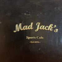 Снимок сделан в Mad Jacks Sports Cafe of Vadnais Heights пользователем Bob R. 6/10/2019