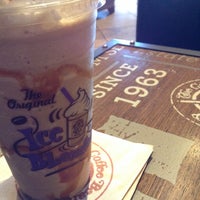 Photo taken at The Coffee Bean &amp;amp; Tea Leaf by Add i. on 3/23/2015
