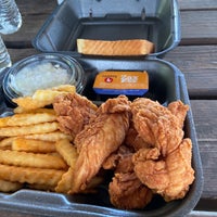 Photo taken at Zaxby&amp;#39;s Chicken Fingers &amp;amp; Buffalo Wings by Charlie L. on 5/21/2020