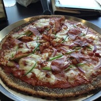 5/31/2013 tarihinde Dora W.ziyaretçi tarafından Bravo Pizza'de çekilen fotoğraf