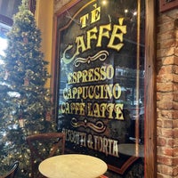 Foto tomada en Los Gatos Coffee Roasting Company  por Kala S. el 1/2/2023