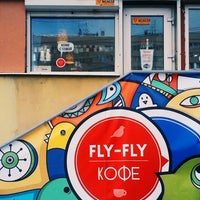 Das Foto wurde bei Fly-Fly Coffee von Вова К. am 6/22/2014 aufgenommen