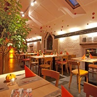 2/9/2020 tarihinde Restaurant Café Kostbarziyaretçi tarafından Restaurant Café Kostbar'de çekilen fotoğraf