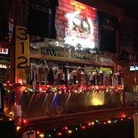 Снимок сделан в Tavern on Main пользователем Frank M. 12/12/2012