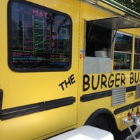5/31/2013 tarihinde DeLuxe Personal Conciergeziyaretçi tarafından The Burger Bus'de çekilen fotoğraf